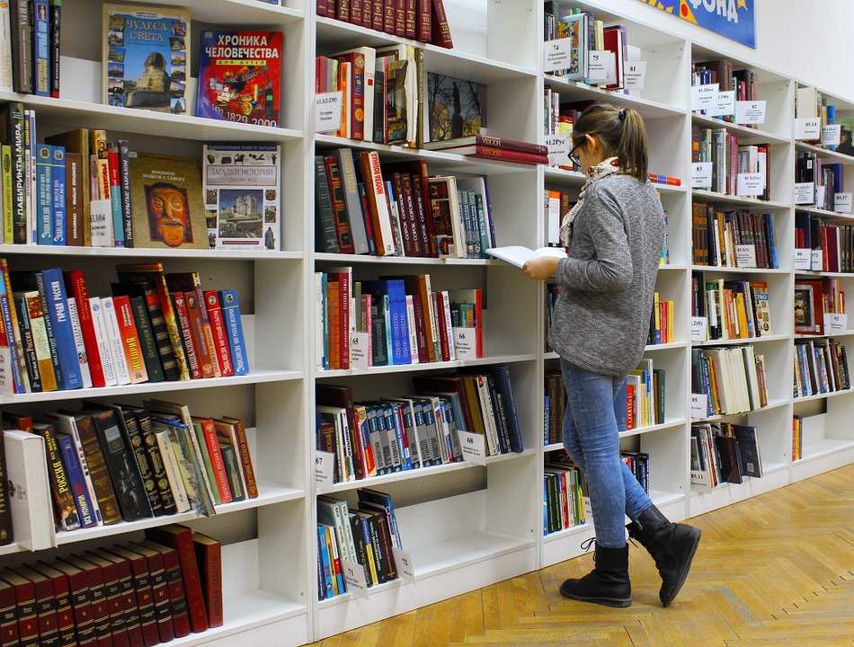 Chiusura anticipata biblioteca